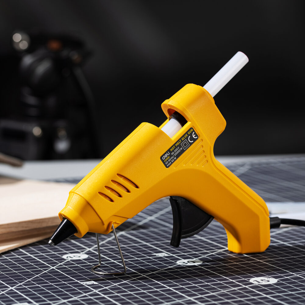 ديلي فرد صمغ لاصق - 60W - 220V أنفيرتر - مع قاعدة - أصفر